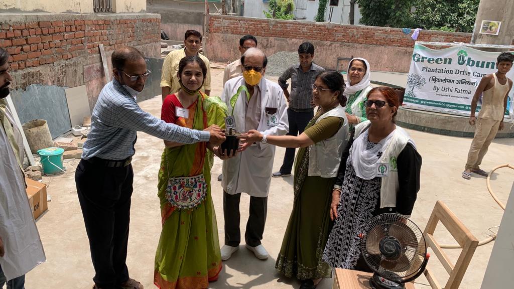 Greenubuntu organizes plantation drive in Paras Hospital, Patna